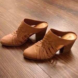 Universal Thread Slip On Shoes